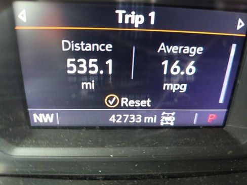 Used 2023 GMC Sierra 2500 SLT w/ SLT Premium Package image 18