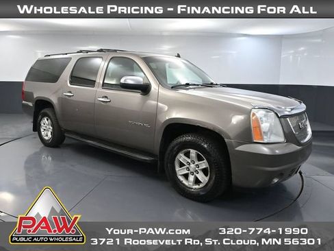 Used 2012 GMC Yukon XL SLT w/ SLT-2 Equipment Package AWD/4WD image 1