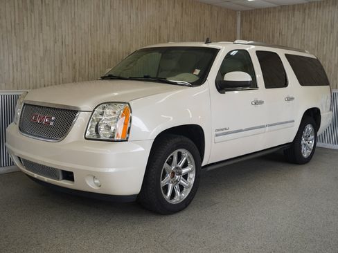 Used 2012 GMC Yukon XL Denali image 4