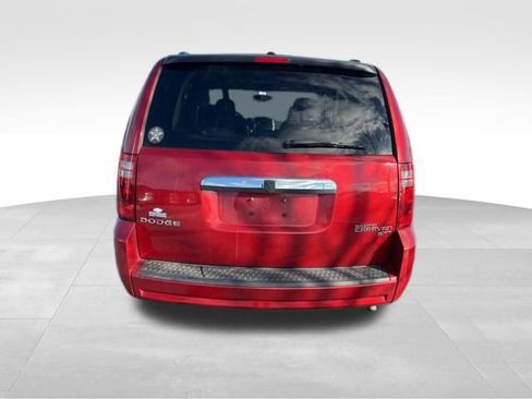 Used 2010 Dodge Grand Caravan SXT image 6