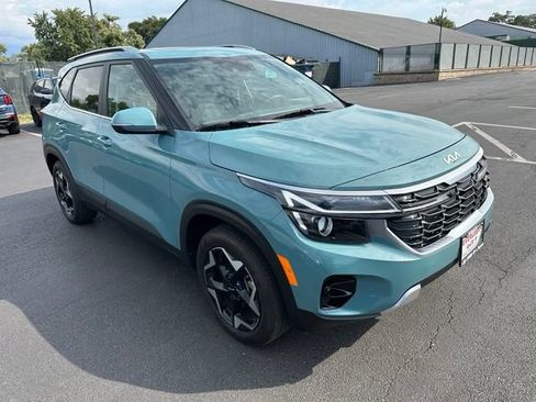 Used 2025 Kia Seltos EX w/ EX Sunroof Package AWD/4WD image 3