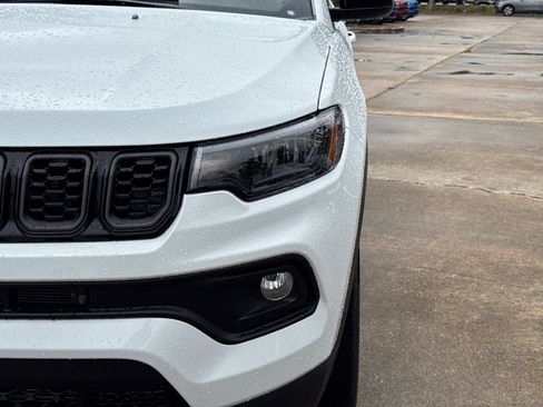 New 2026 Jeep Compass Latitude image 9