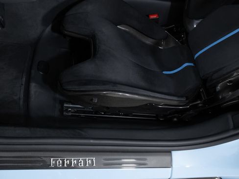 Used 2025 Ferrari 12Cilindri RWD image 31