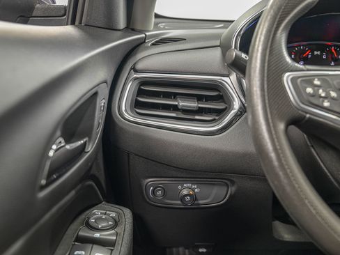 Used 2023 Chevrolet Equinox LT image 18