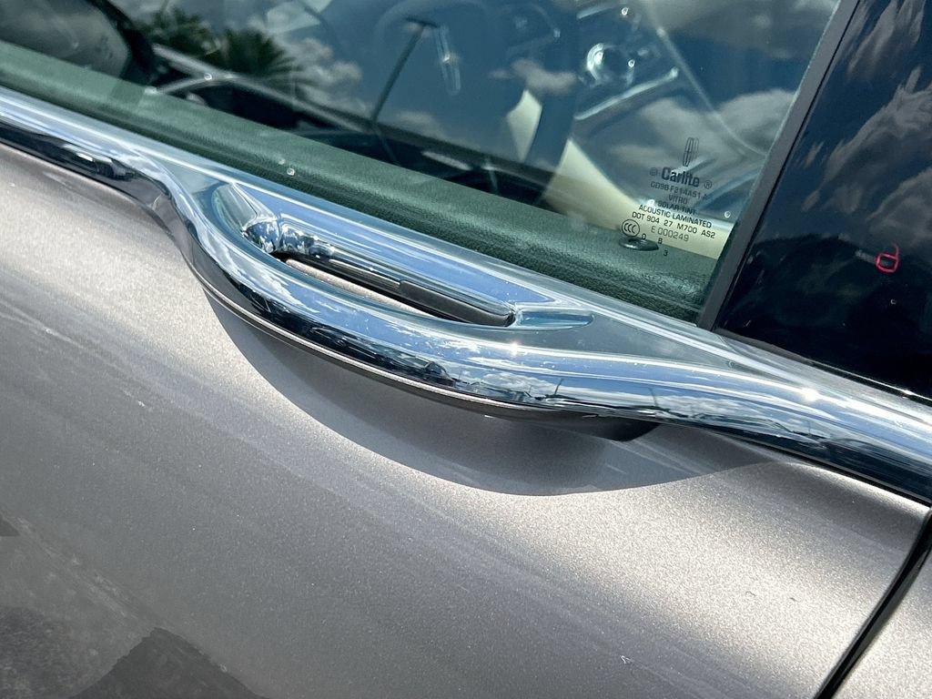 Used 2020 Lincoln Continental Reserve AWD/4WD image 23