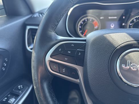 Used 2019 Jeep Cherokee Limited AWD/4WD image 19