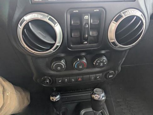 Used 2015 Jeep Wrangler Unlimited Sport image 8