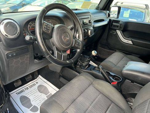 Used 2012 Jeep Wrangler Rubicon w/ PWR Convenience Group AWD/4WD image 13