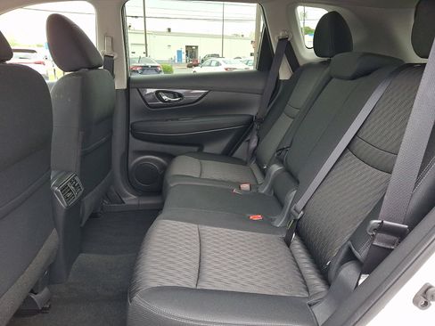 Used 2018 Nissan Rogue SV w/ Premium Package AWD/4WD image 10