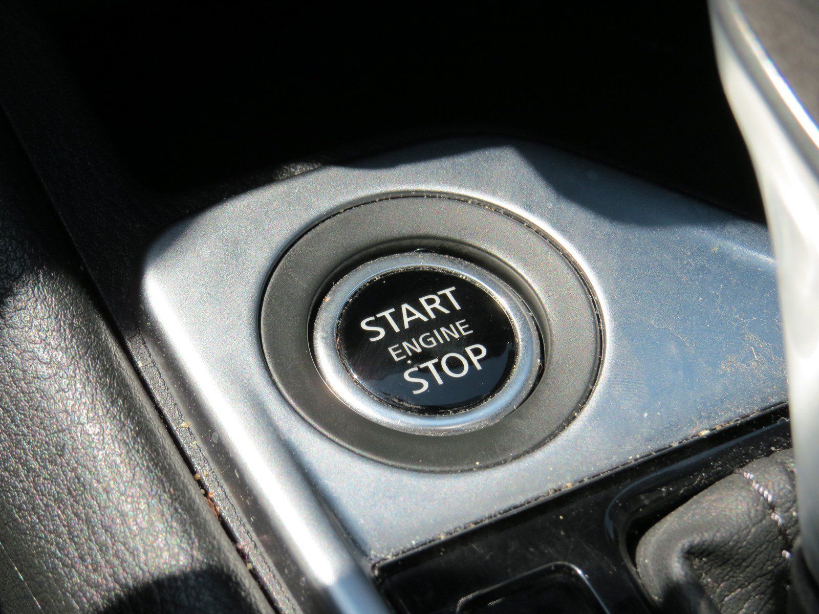 Used 2025 Nissan Sentra SV FWD image 17