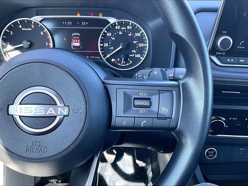 Used 2023 Nissan Rogue S AWD/4WD image 19