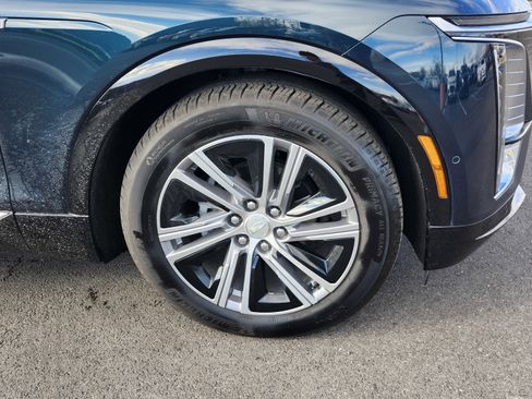 Used 2024 Cadillac Lyriq Luxury image 13