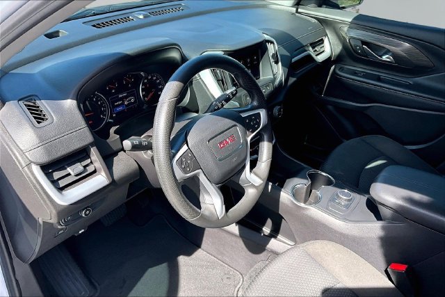 Used 2024 GMC Terrain SLE FWD image 12