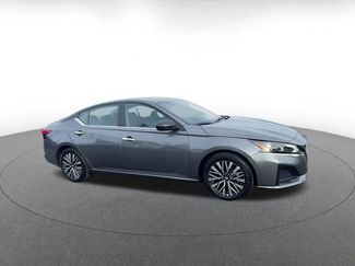 Used 2025 Nissan Altima 2.5 SV video 2