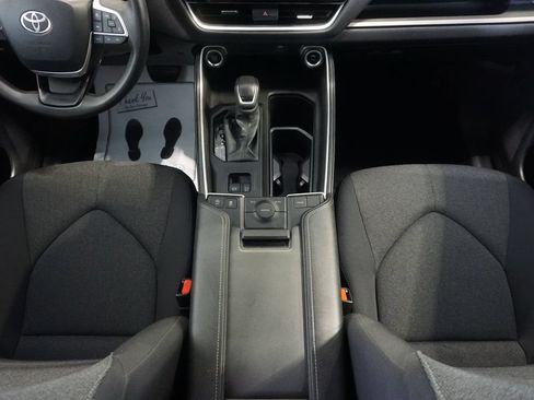 Certified 2025 Toyota Grand Highlander FWD image 30