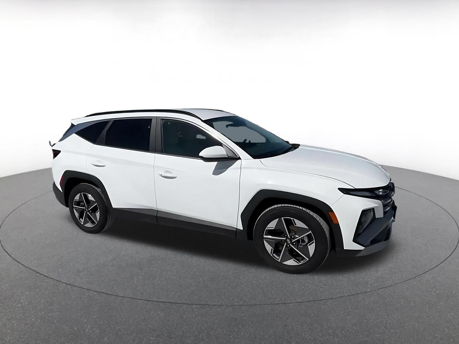 Used 2026 Hyundai Tucson SEL Plus FWD image 2