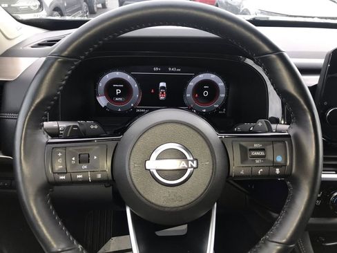 Used 2024 Nissan Pathfinder Platinum image 14