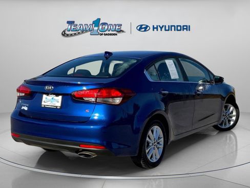 Used 2017 Kia Forte S w/ S Technology Package image 7