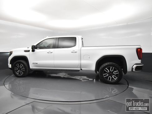 Used 2023 GMC Sierra 1500 AT4 w/ AT4 Premium Package AWD/4WD image 3