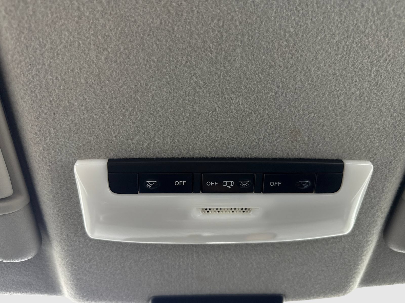 Used 2022 Nissan Kicks S FWD image 32