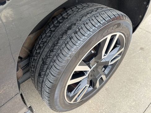 Used 2018 Chevrolet Suburban Premier image 59