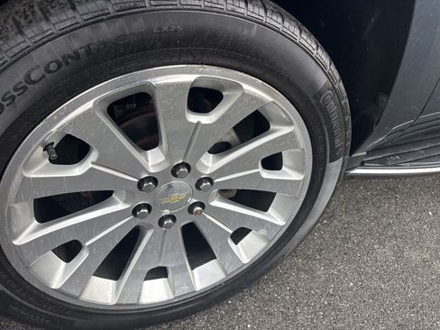 Used 2019 Chevrolet Suburban Premier AWD/4WD image 11