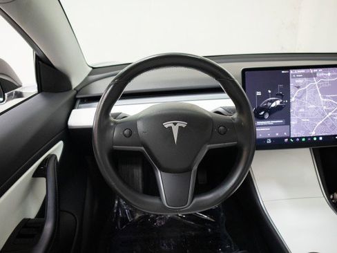 Used 2018 Tesla Model 3 Long Range image 23