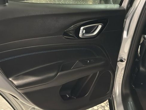 Used 2025 Jeep Compass Latitude w/ Altitude Special Edition image 16