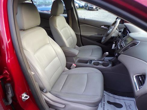 Used 2017 Chevrolet Cruze LT image 23