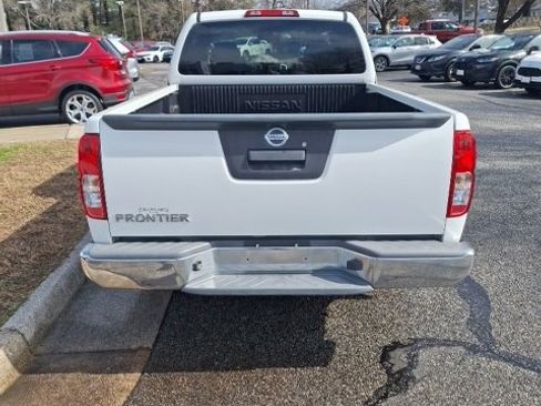 Used 2014 Nissan Frontier S w/ S Preferred Package image 5