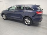 Used 2016 Kia Sorento LX image 3