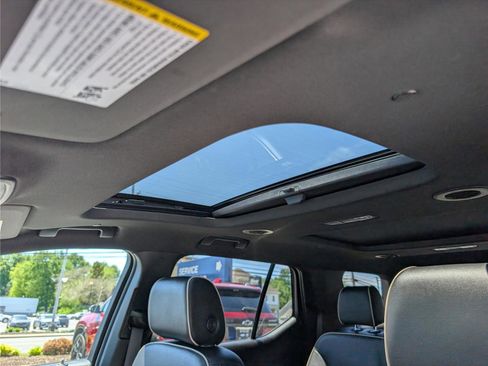 Used 2023 Chevrolet Traverse Premier w/ LPO, Floor Liner Package AWD/4WD image 35