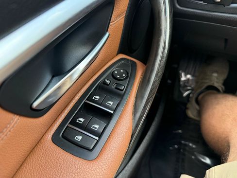 Used 2017 BMW 330i xDrive Sedan AWD/4WD image 35