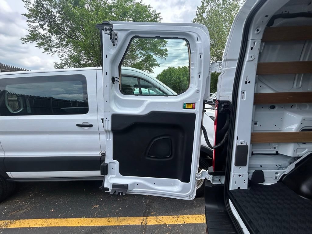 Used 2025 Ford Transit 250 Low Roof w/ Exterior Upgrade Package RWD image 8