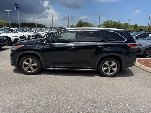 Used 2015 Toyota Highlander Limited Platinum FWD image 12