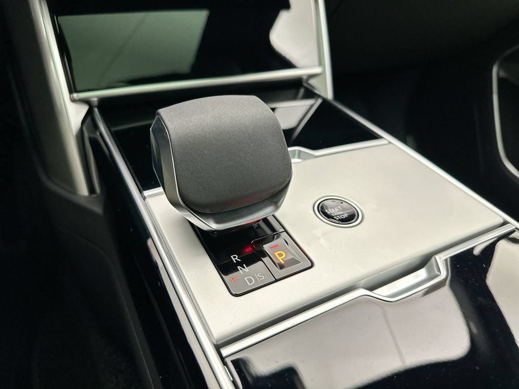 New 2026 Land Rover Range Rover SE AWD/4WD image 12