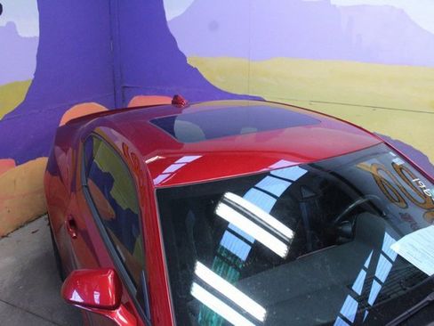 Used 2020 Chevrolet Camaro LT image 5