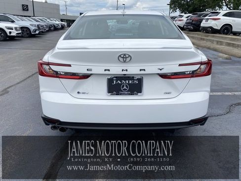Used 2025 Toyota Camry SE image 6
