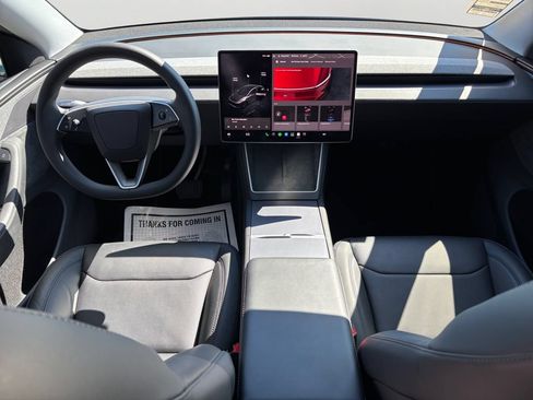 Used 2026 Tesla Model Y 2WD image 17
