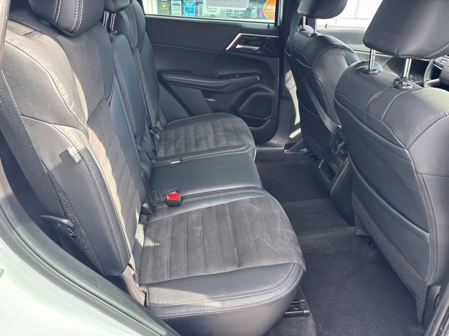 Used 2023 Mitsubishi Outlander SE AWD/4WD image 6