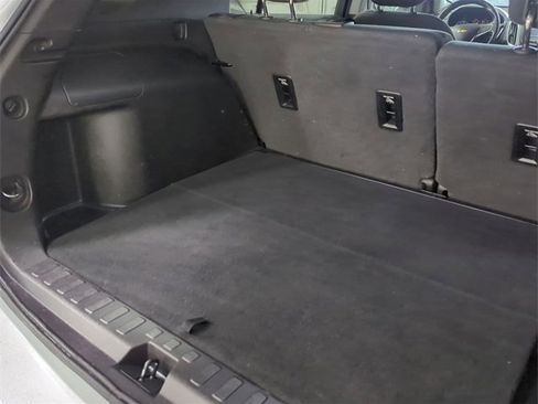 Used 2018 Chevrolet Equinox LT image 24