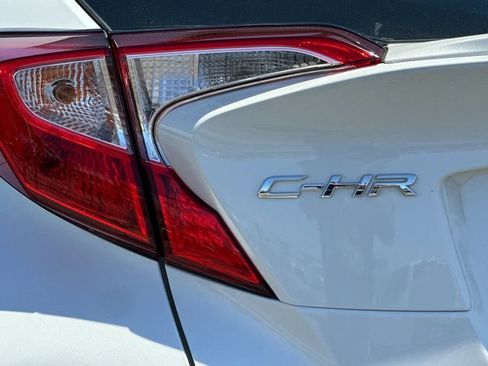 Used 2021 Toyota C-HR LE FWD image 24