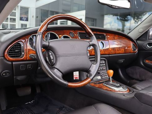 Used 2004 Jaguar XK8 Convertible image 15