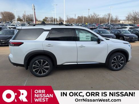 New 2026 Nissan Pathfinder Platinum image 6