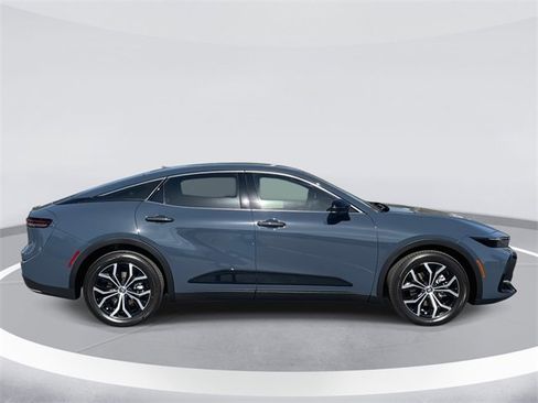 Used 2026 Toyota Crown XLE image 4