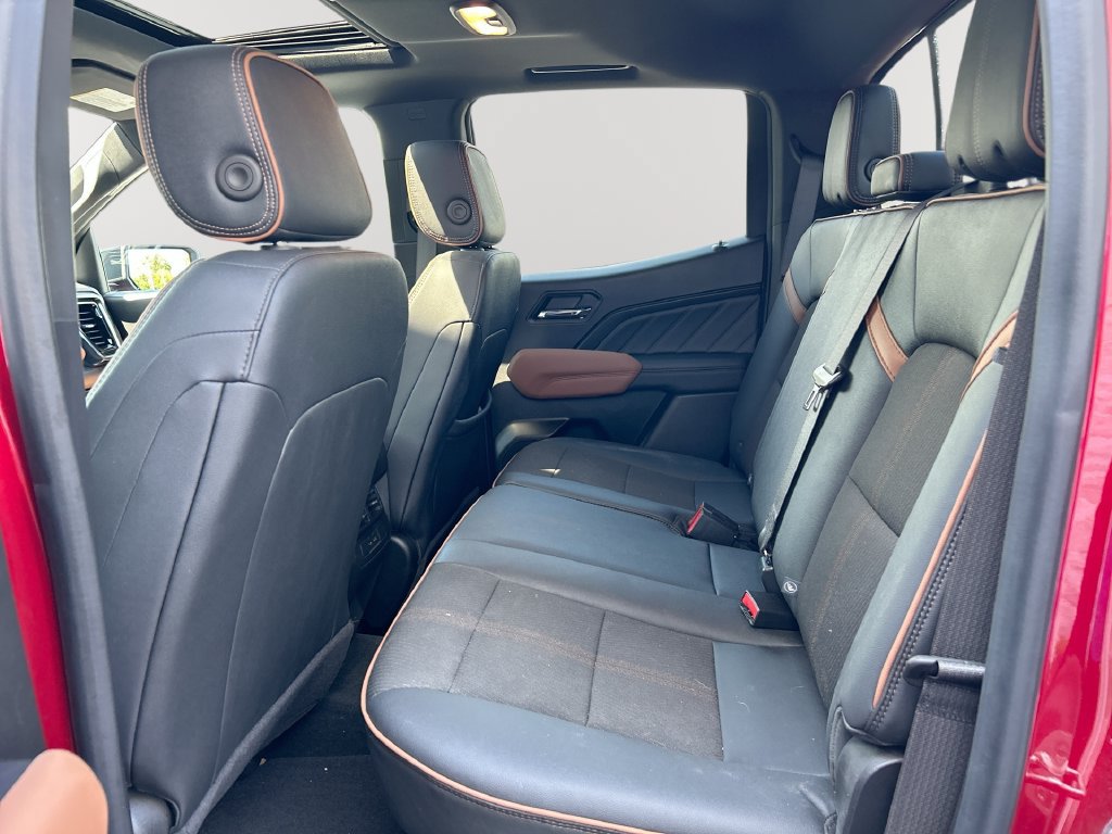 Used 2024 GMC Canyon AT4 w/ Technology Package AWD/4WD image 29