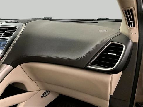 Used 2018 Lincoln MKX Premiere FWD image 15