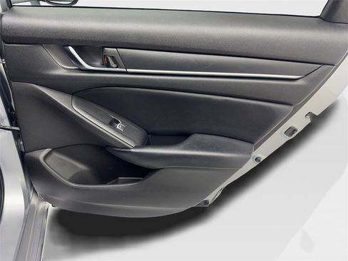 Used 2018 Honda Accord EX image 42