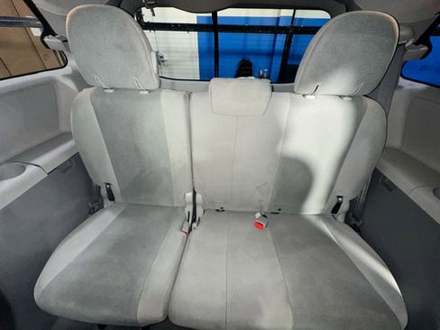 Used 2013 Toyota Sienna L w/ Towing Pkg image 31