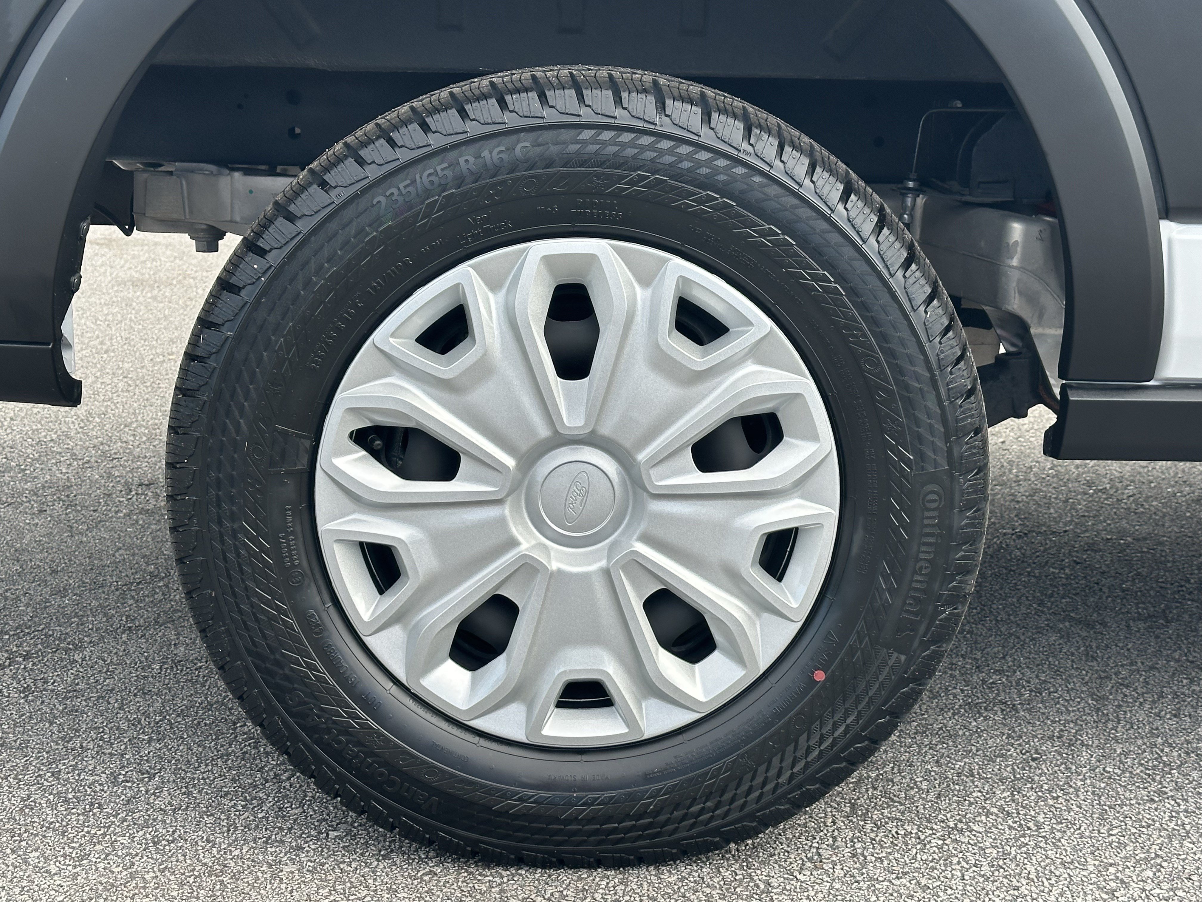 Used 2024 Ford E-Transit Low Roof RWD image 17